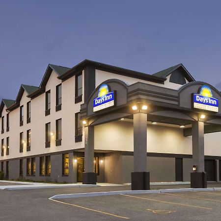 Days Inn By Wyndham Toronto East Lakeview Екстер'єр фото