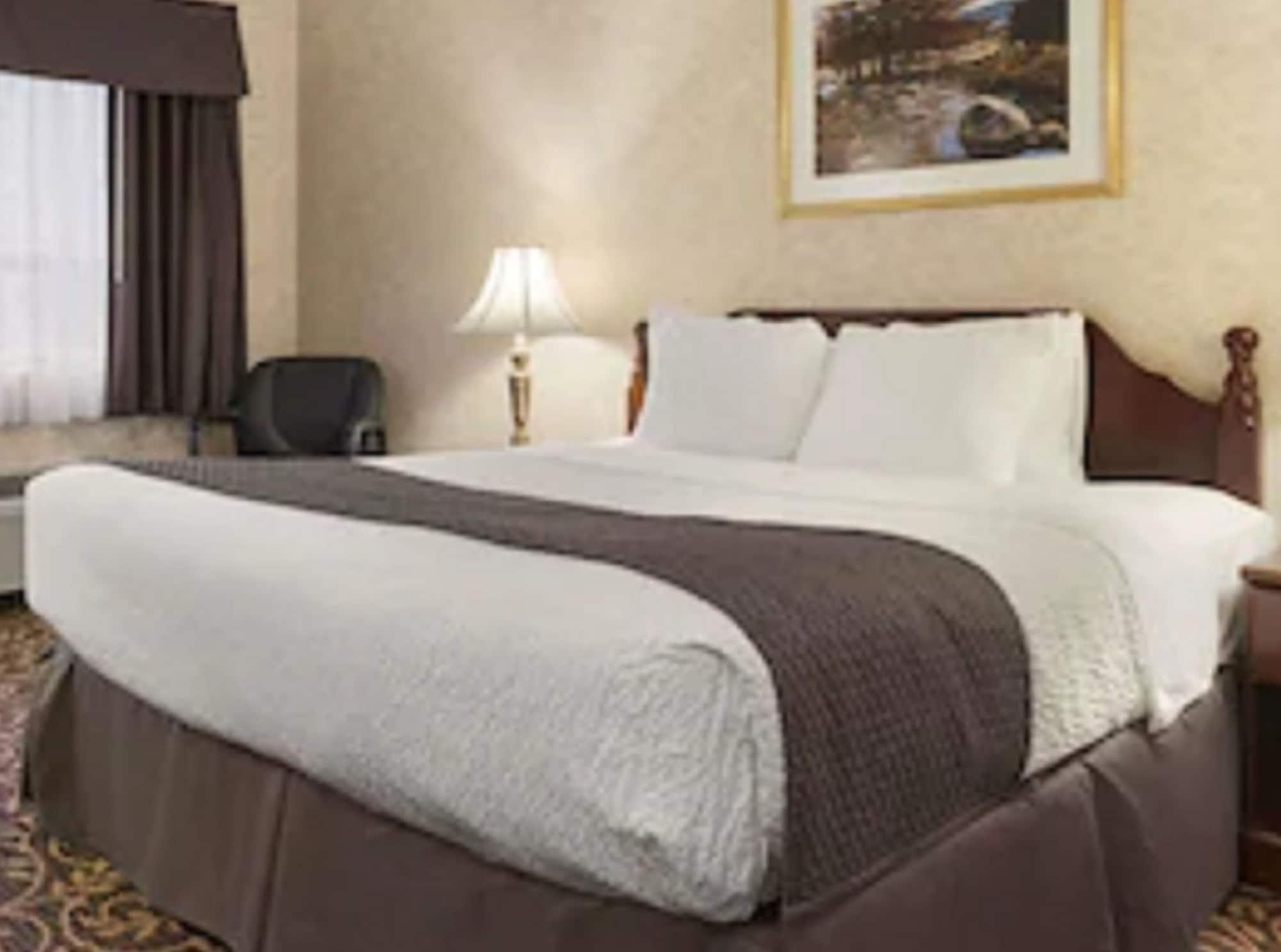 Days Inn By Wyndham Toronto East Lakeview Екстер'єр фото