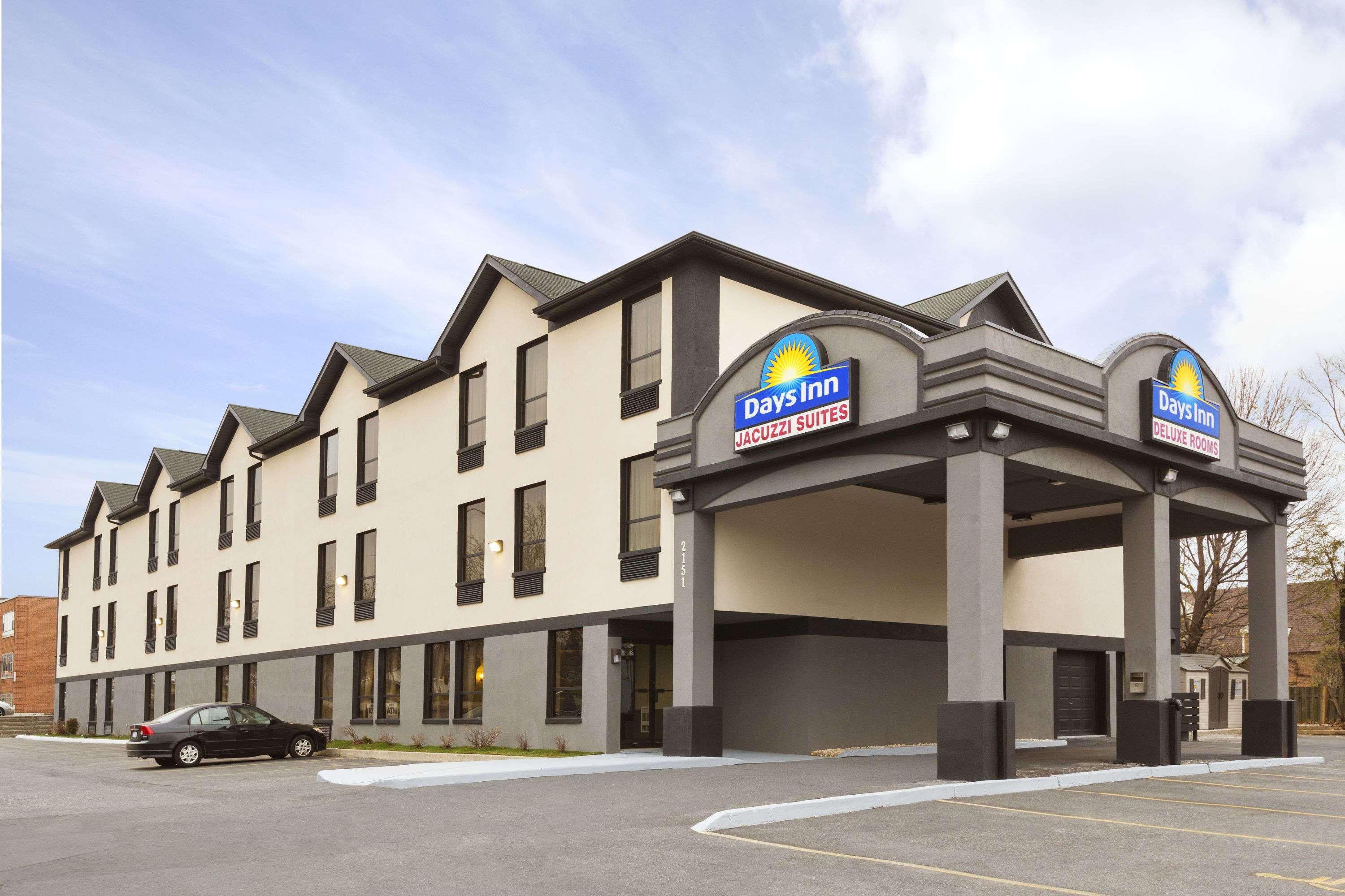Days Inn By Wyndham Toronto East Lakeview Екстер'єр фото