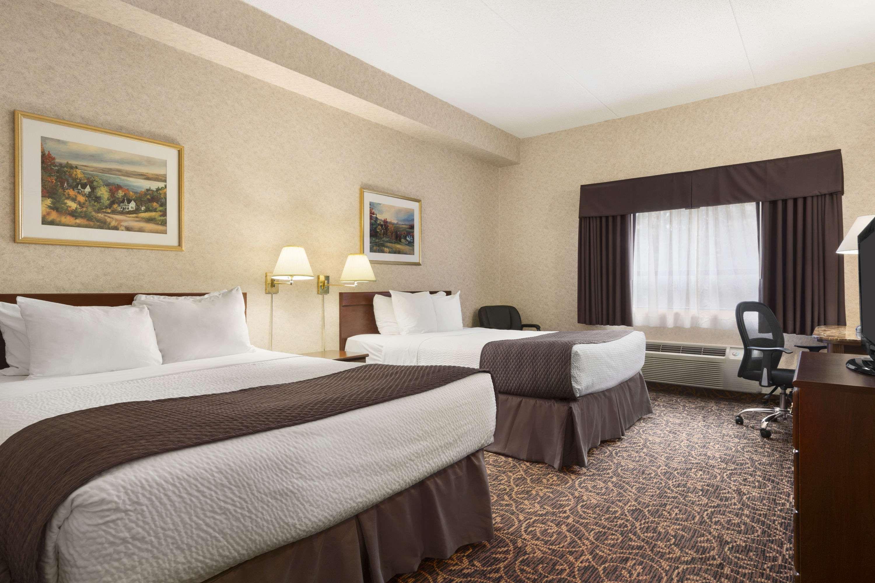 Days Inn By Wyndham Toronto East Lakeview Екстер'єр фото