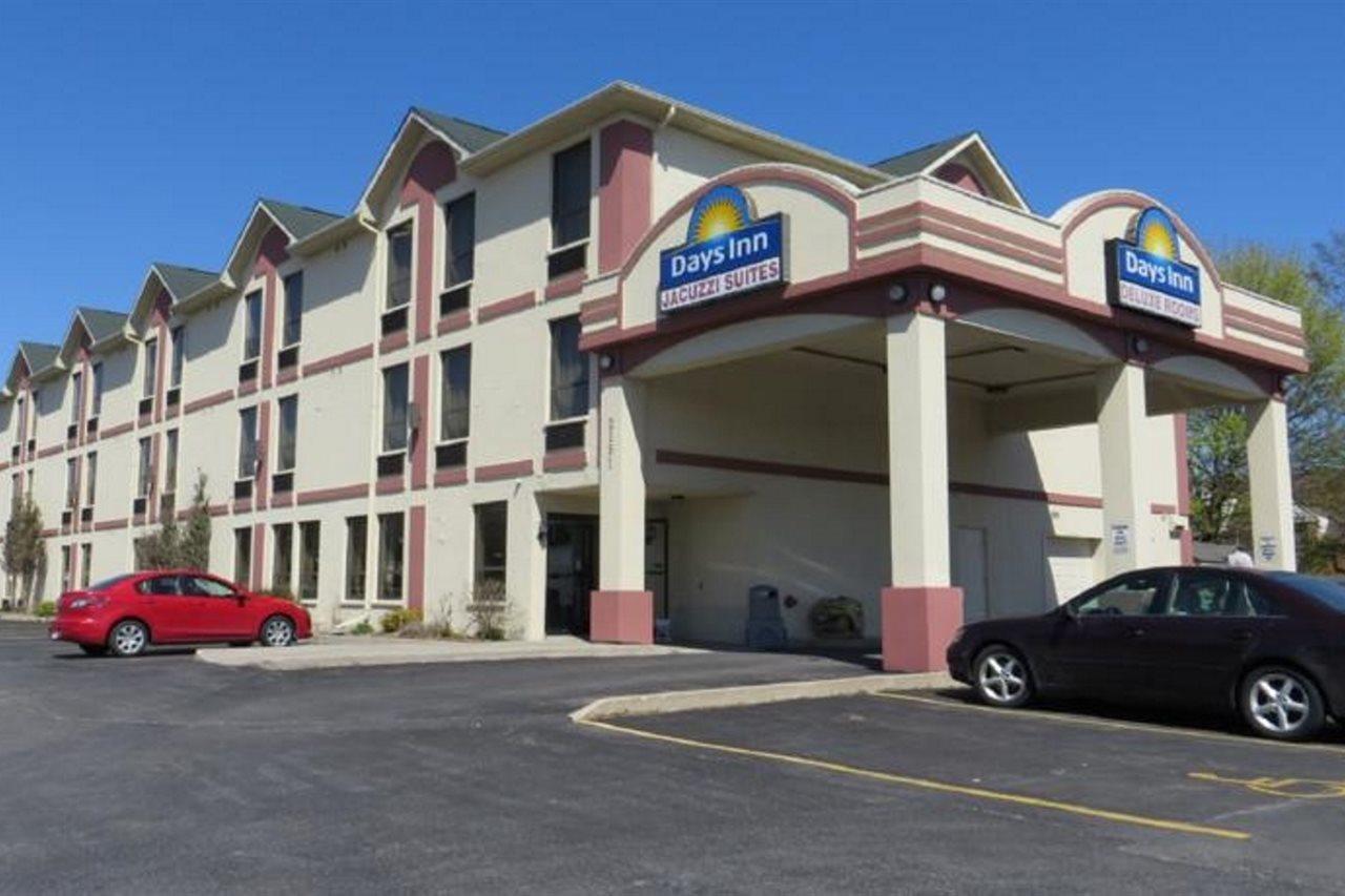 Days Inn By Wyndham Toronto East Lakeview Екстер'єр фото